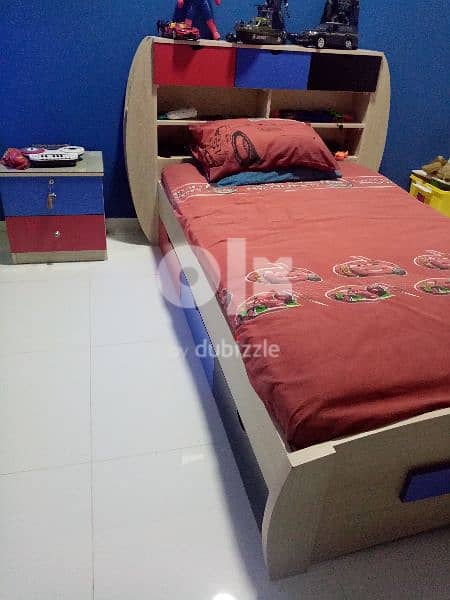 children Room furniture in good condition medium size bednstudy table 1