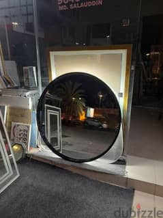 led light round mirror