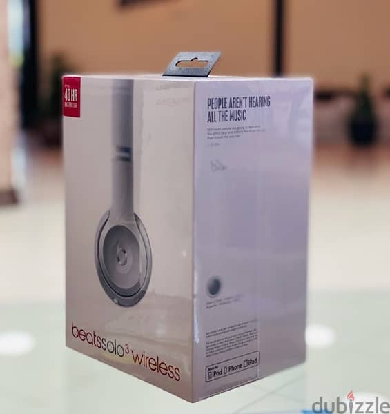 Beats Solo3 wireless sealed pack with Apple warranty one year 2