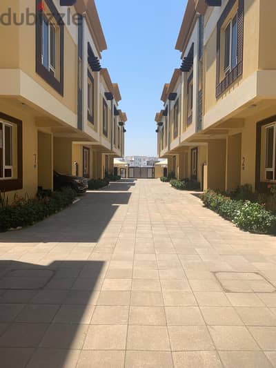 4BHK villa in complex for rent in seeb (sur hadid )