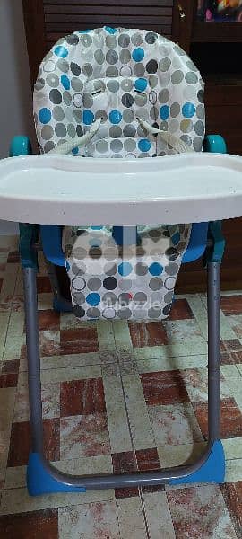 Baby High chair in Very good condition 3