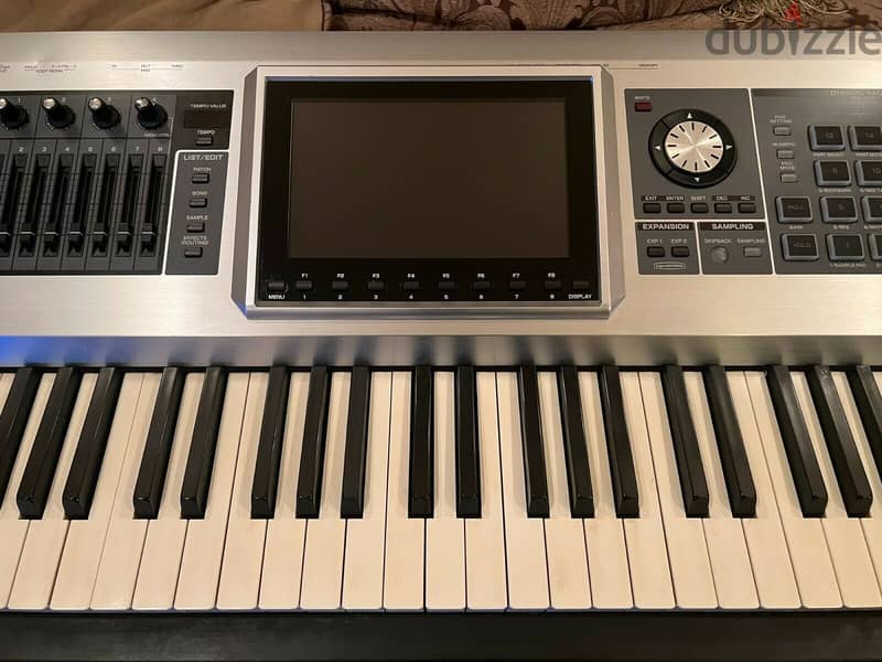 Roland Fantom G8 88 key keyboard workstation 1