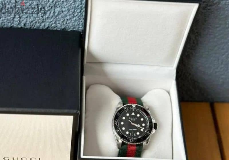 Gucci Watche Urgent Sale brand New box 5