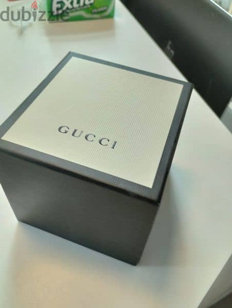 Gucci Watche Urgent Sale brand New box 10