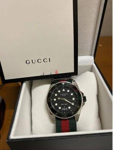 Gucci Watche Urgent Sale brand New box 13