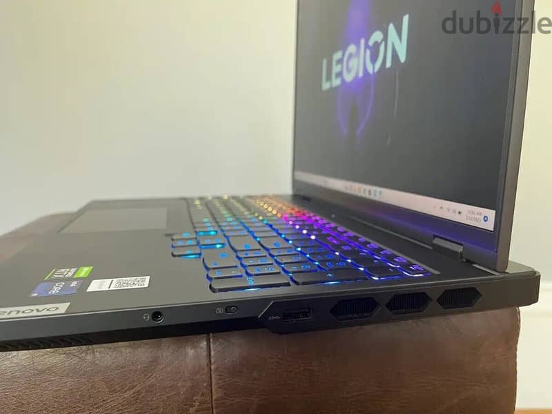 New Lenovo Legion Pro 7i 16IRX8H Gaming Laptop 4