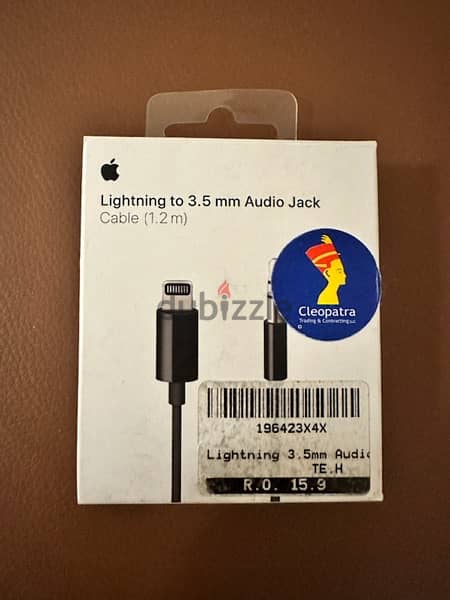 Lightning to 3.5 mm Audio Jack 2