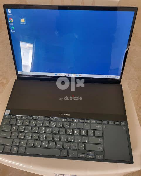 ASUS Zenbook PRO duo . 0