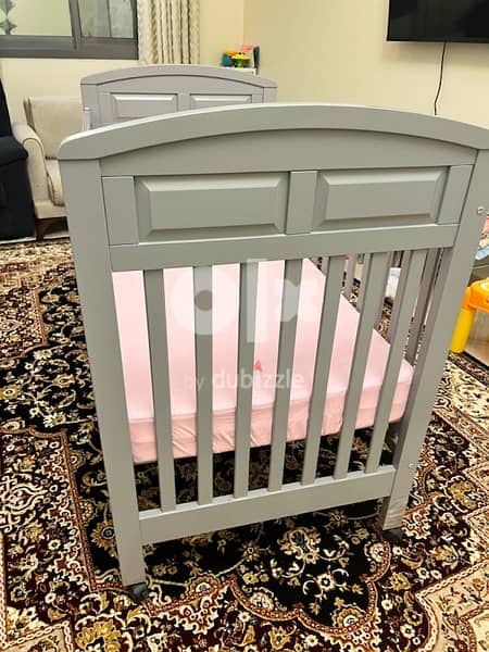 Baby Cot with wheels - slightly used as good as new 2