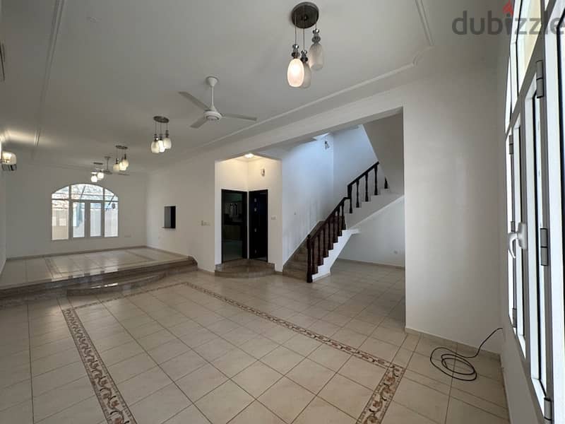 highly recommend 4+1 BHK huge twin villa in qurum pdo area 4