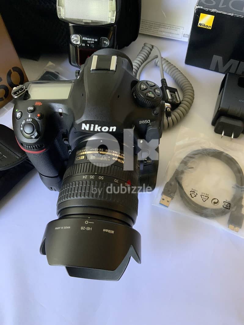 Nikon D850 45.7 MP Digital SLR DSLR Camera 1