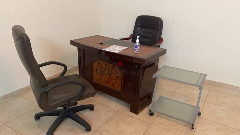 Office Furnitures for sale Free fittings within muscat 2