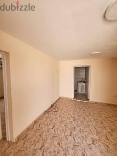 Studio for rent with AC in alkuwair 33
