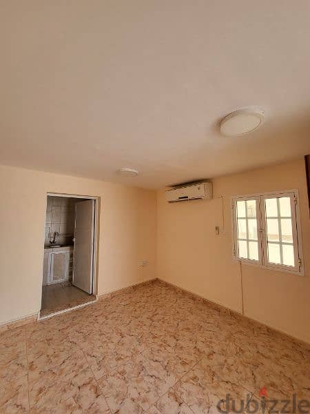 Studio for rent with AC in alkuwair 33 1