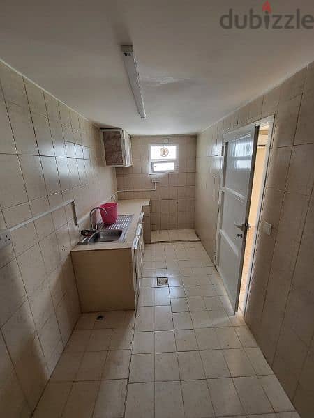 Studio for rent with AC in alkuwair 33 2
