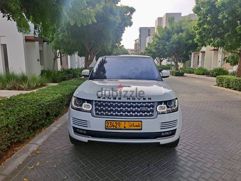 Range Rover Vogue 2016 full option GCC spec looks and drives like new 1