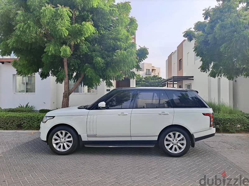 Range Rover Vogue 2016 full option GCC spec looks and drives like new 5