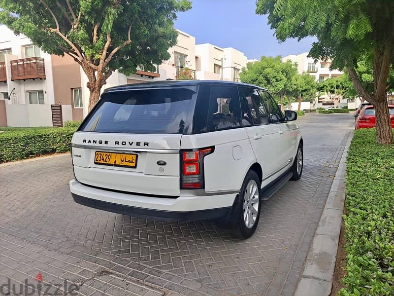 Range Rover Vogue 2016 full option GCC spec looks and drives like new 6