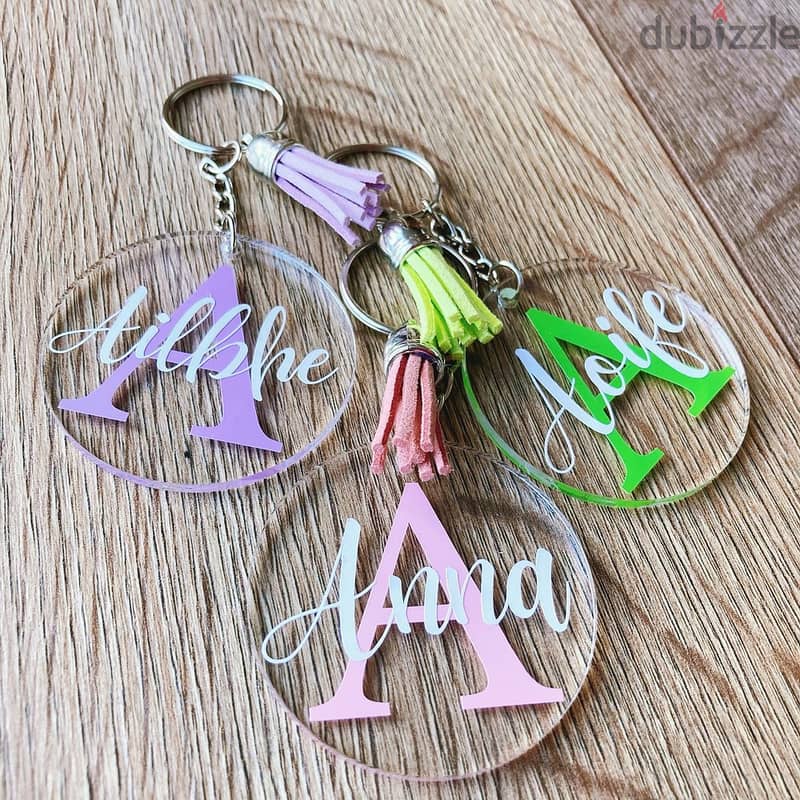 get custom keychain of your name, logo, or any shape 6