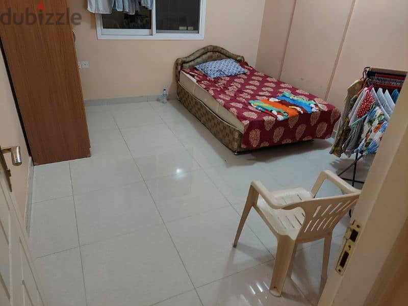 Room available  attched wash room,in back side alkhweir (jollibie) 6