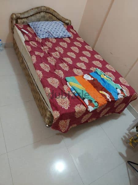 Room available for only girls attched wash room,in alkhweir (jollibie) 9