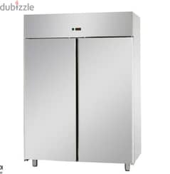 MEAT FREEZERS & DISPLAY CHILLERS