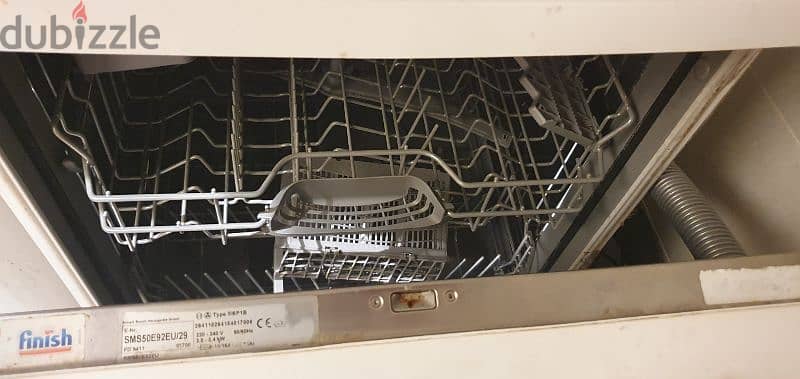bosch dishwasher new, very less used in good condition 1