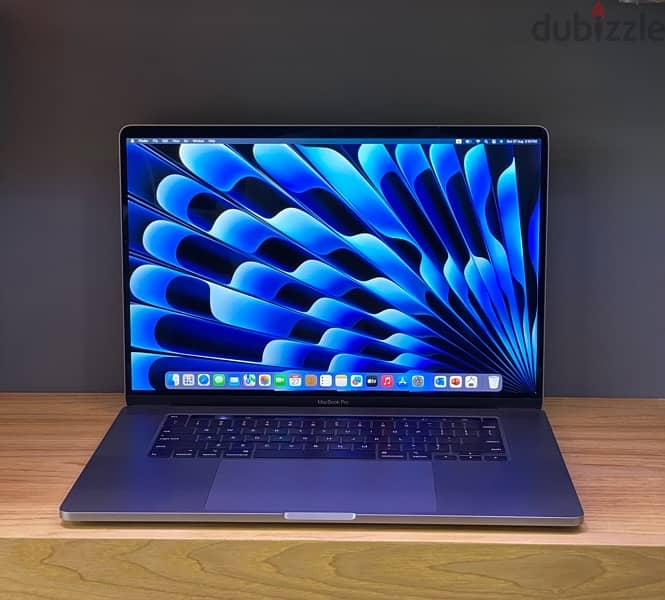 MacBook Pro 2018 (15-inch, 32GB RAM, 512GB SSD, 2.9GHz Intel Core i9 2