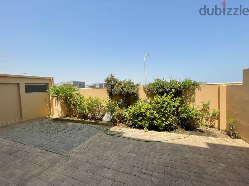 4 BR Villa in Dolphin Village – Bausher 4