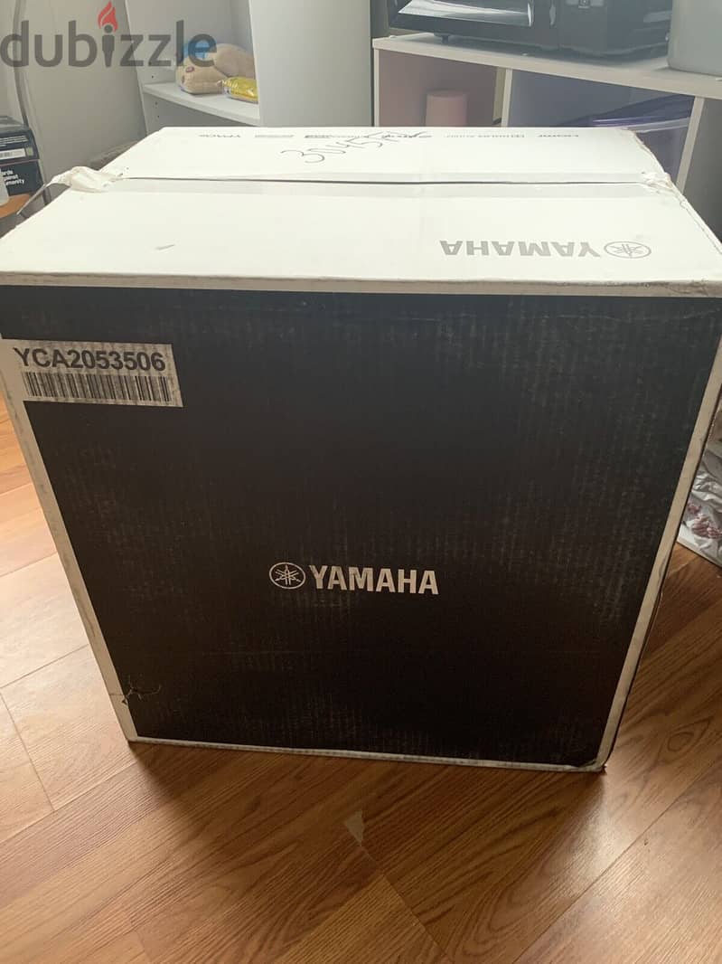 Yamaha YHT-4950UBL 5.1 Channel Home Theater 2