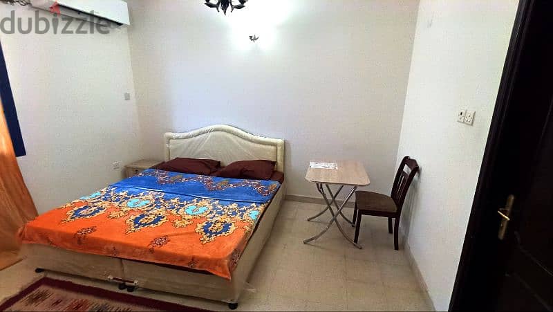 An elegant bedroom for daily rent 5
