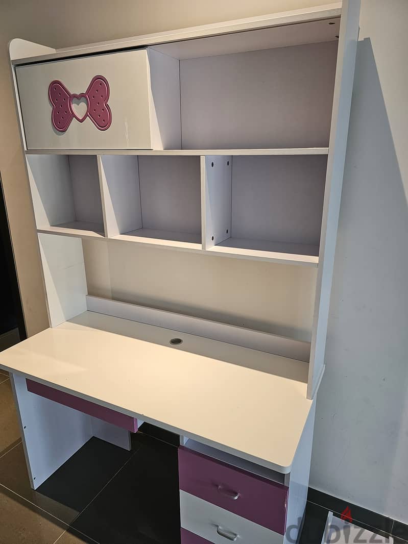 Desk With Shelves Above 8
