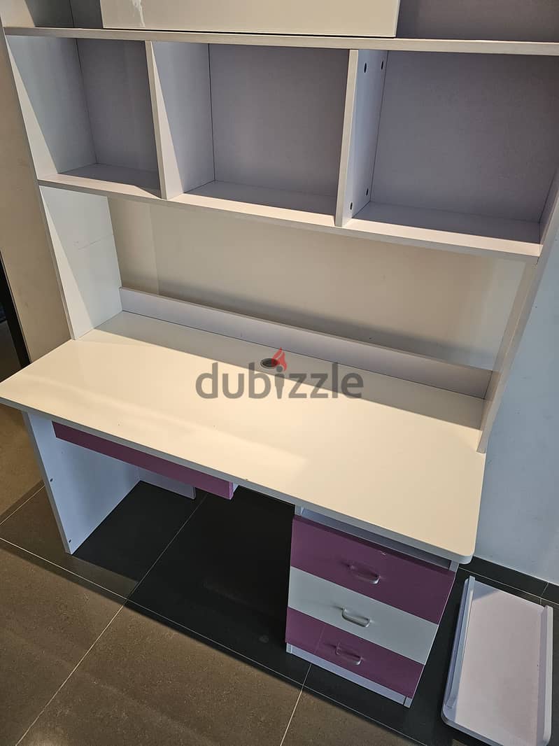 Desk With Shelves Above 11