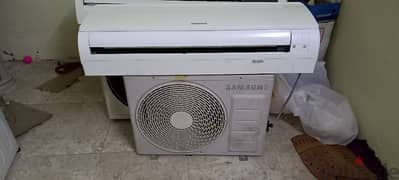 Samsung  split AC 1.5 ton white fittings vary good condition 0