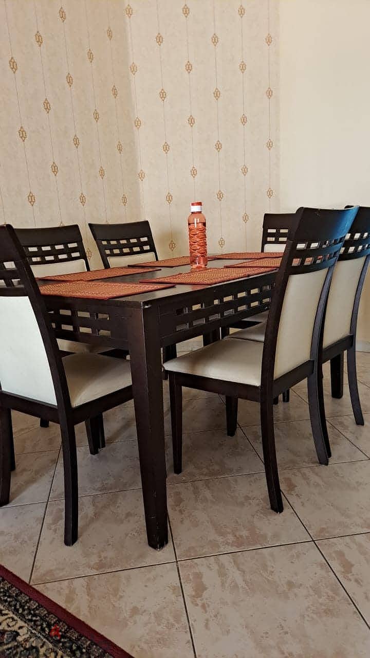 DINNING TABLE WITH 4 CHAIRS 3