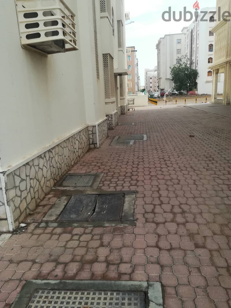 1 BHK Flat at Al Khuwair near Noor Hpermarket 6