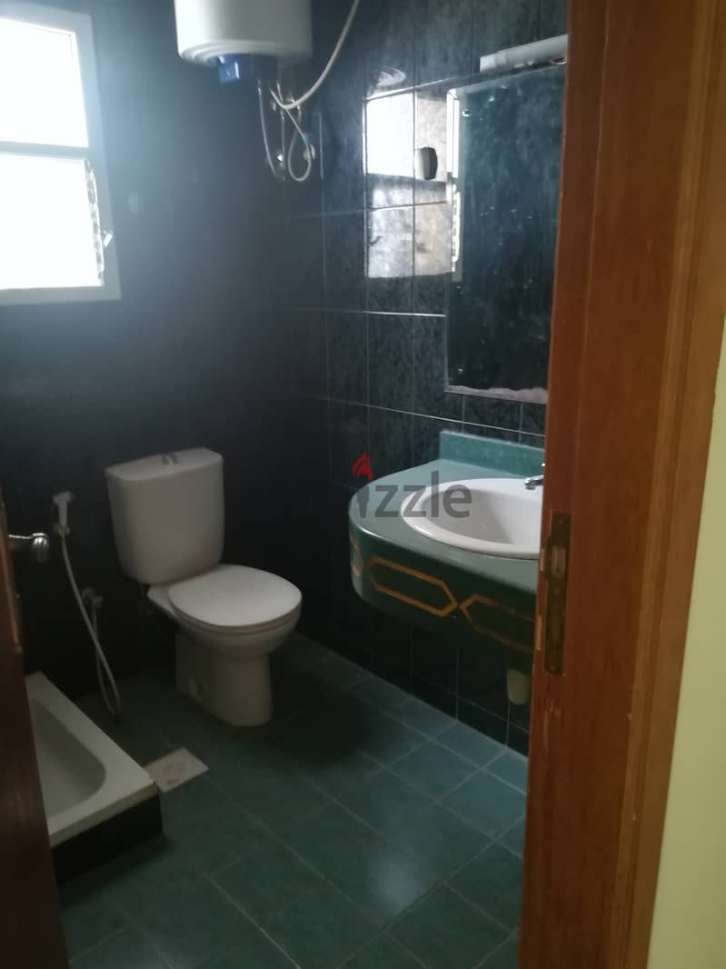 1 BHK Flat at Al Khuwair near Noor Hpermarket 8