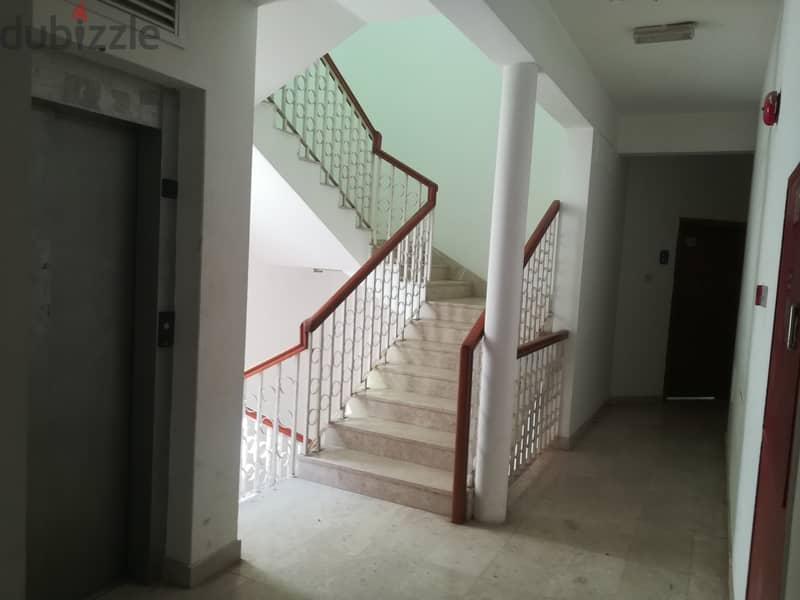 1 BHK Flat at Al Khuwair near Noor Hpermarket 9