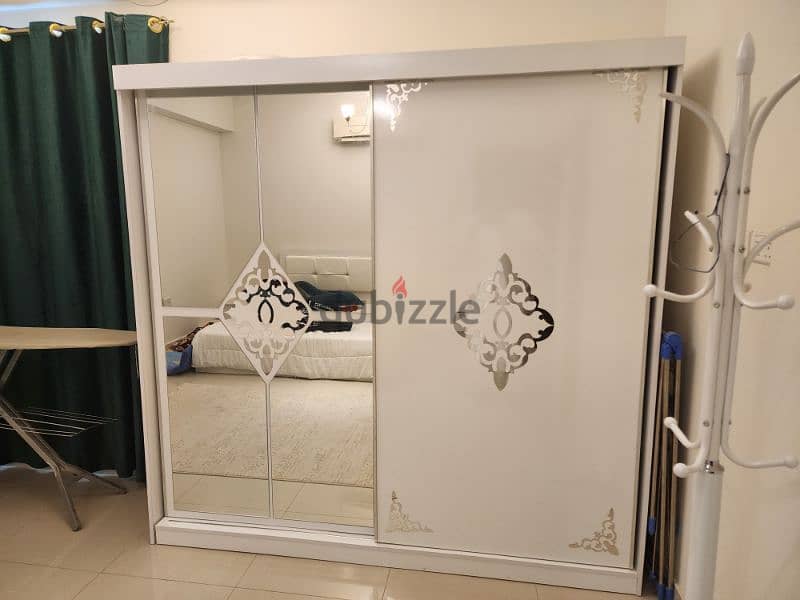 Bed for sell as new سرير واثاث طقم غرفه 1