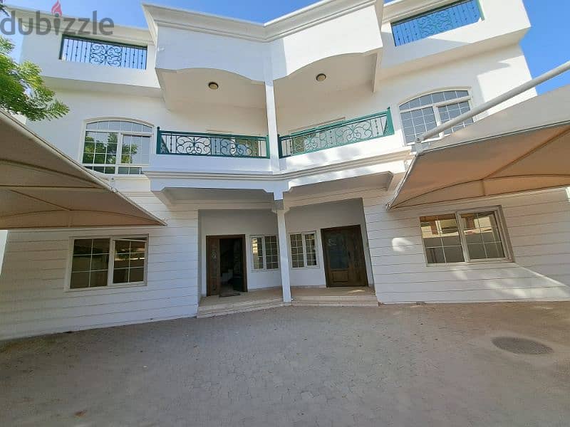 Nice villa in Madinat Sultan quiet area 0