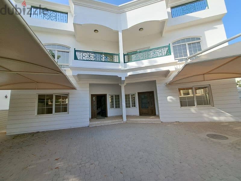 Nice villa in Madinat Sultan quiet area 4