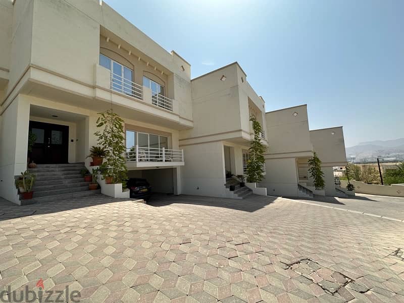 highly recommend 4+1bhk compound villas in qurum heights 1