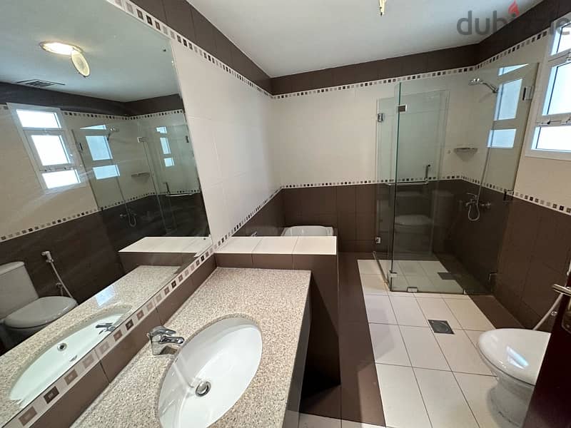 highly recommend 4+1bhk compound villas in qurum heights 11