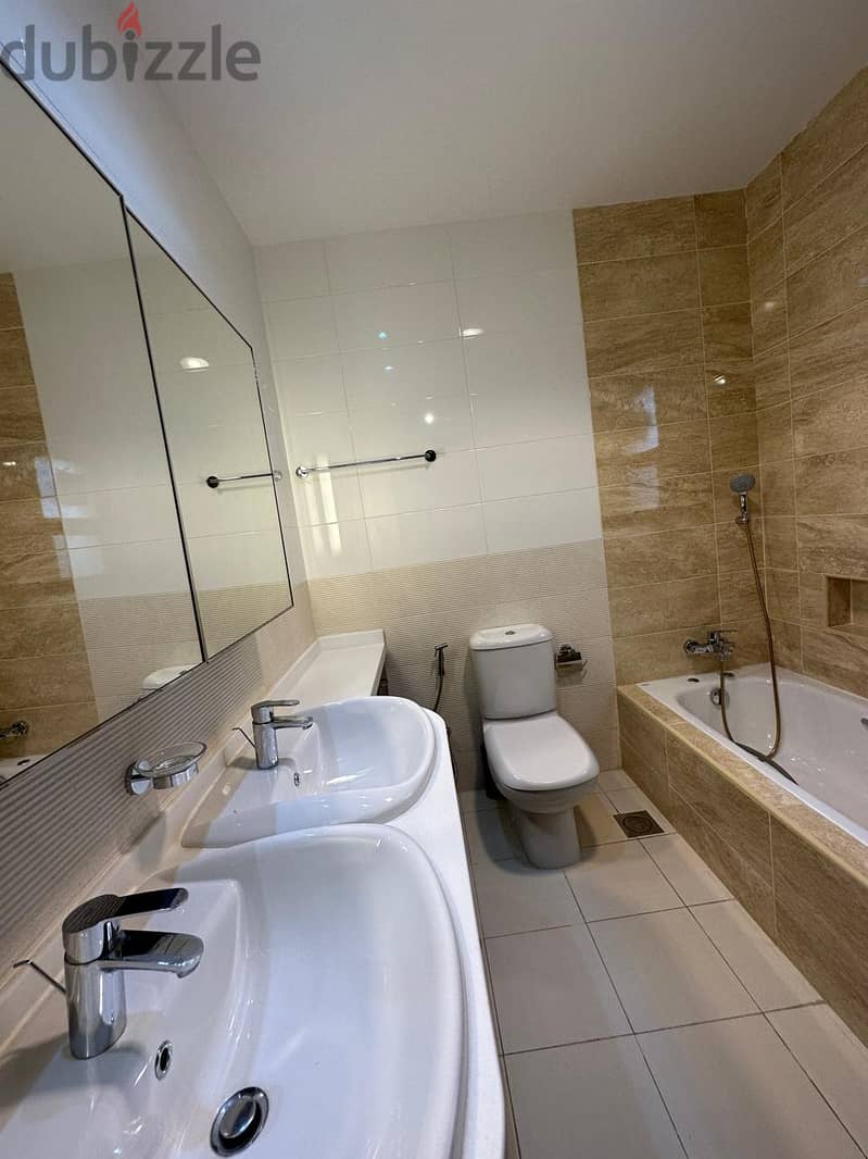 3Ak3-Luxurious 5BHK Villa for rent in Madinat S. Qabous near British Sc 17