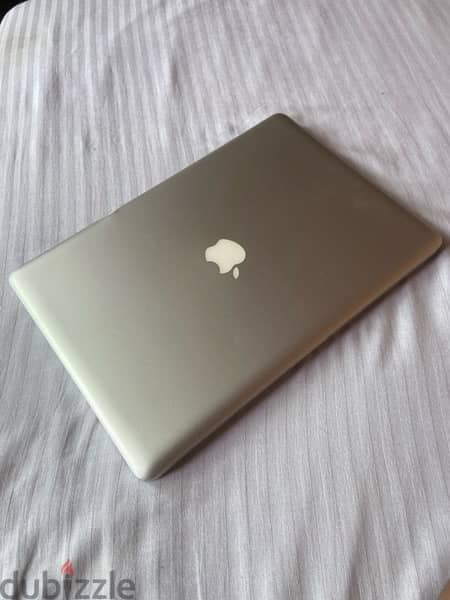 MacBook Pro i7 15 inch 500 GB SSD 8 GB Ram 1