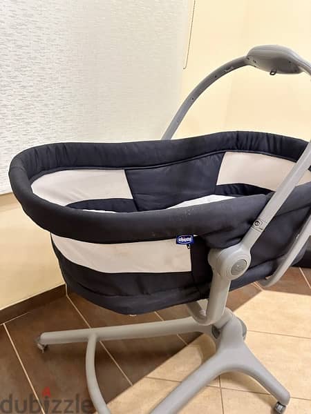 Chicco Baby Hug 4 in 1 Air crib/recliner/highchair 1
