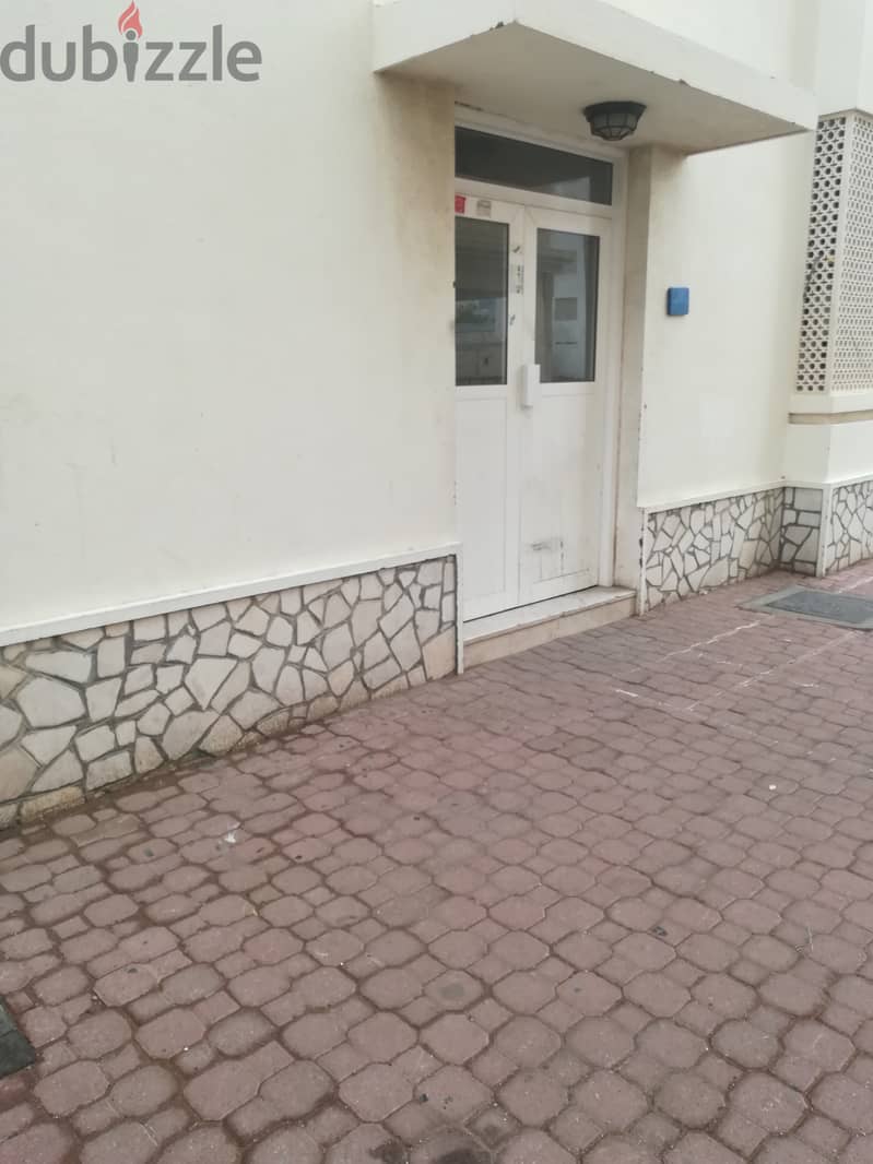 Al Khuwair! 1BHK Flat at Al Khuwair near sagar Polyclinic 9