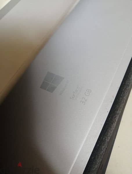 Microsoft surface
 Keyboard
Detachable 
Tablet 1