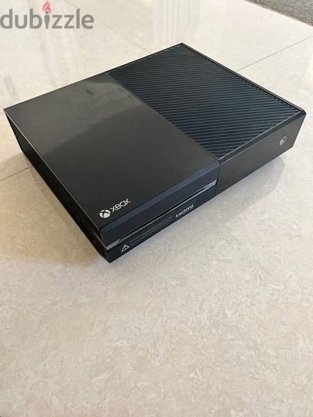 Xbox one console + Kinect (perfect condition) 2