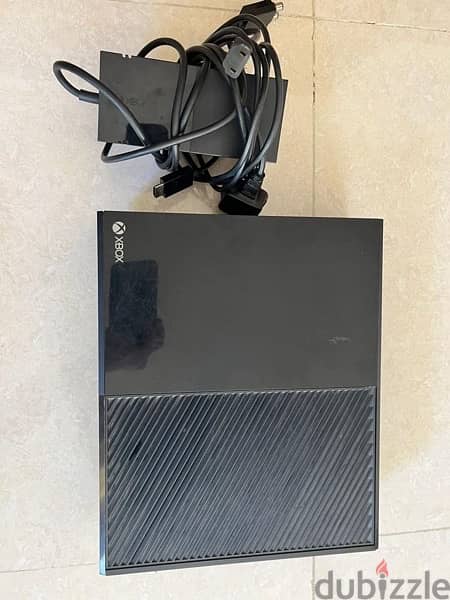 Xbox one console + Kinect (perfect condition) 3